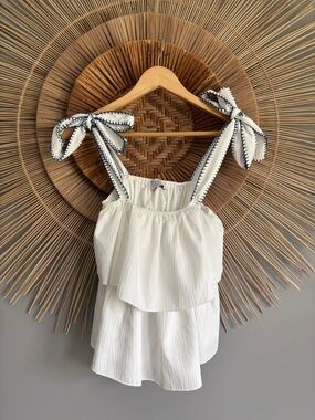 Stile ruffle tank top small